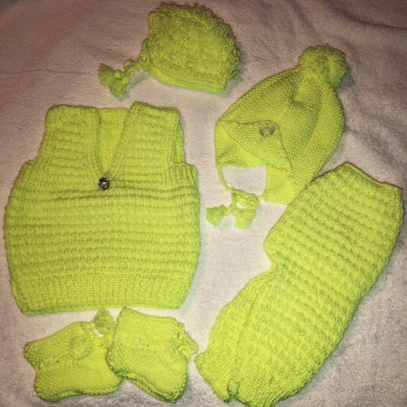 Hand Knitted Custom Baby Clothes Set - Picture 1 of 1